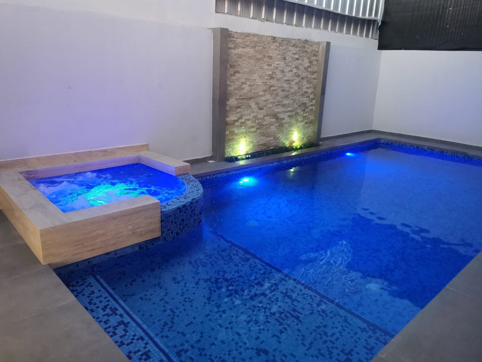 Alberca & Jacuzzi Climatizados - Terraza La Opulenza